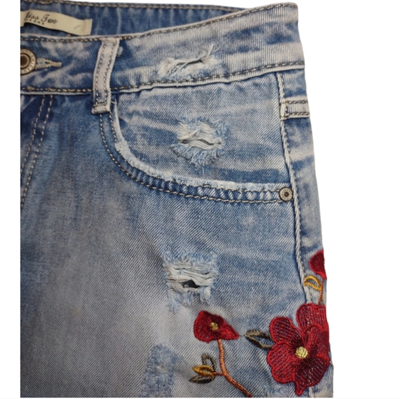 Miss Two Canadian Brand Lightwash Distressed Embroidered Floral Jean Skirt Large - Picture 6 of 14